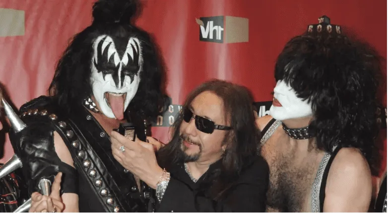 Ace Frehley (ex/Kiss) desvela como se comportaban Gene Simons y Paul Stanley en el estudio: “Son unos maniáticos del control” Ace Frehley (ex/Kiss) desvela como se comportaban Gene Simons y Paul Stanley en el estudio: “Son unos maniáticos del control”