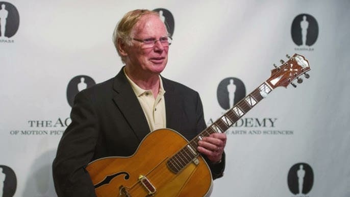 MUERE VIC FLICK, EL HOMBRE QUE TOCÓ LA GUITARRA EN CANCIÓN DE JAMES BOND, A LOS 87 AÑOS MUERE VIC FLICK, EL HOMBRE QUE TOCÓ LA GUITARRA EN CANCIÓN DE JAMES BOND, A LOS 87 AÑOS