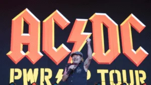 TAYLOR MOMSEN (THE PRETTY RECKLESS) CONFIESA CÓMO ES SER TELONERA DE AC/DC: “AMIGOS PARA SIEMPRE”